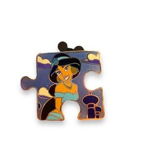 2017 Princess Jasmine Puzzle Pin 💜